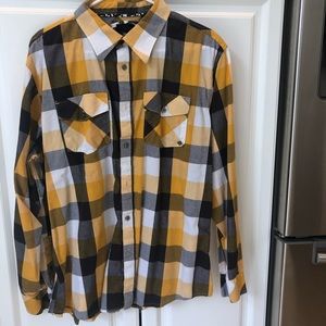 New men’s plaid button down shirt XL